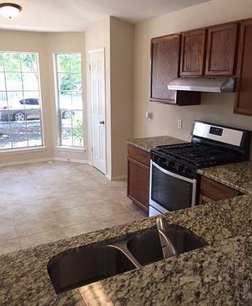 4th image of 1224 Hughmont Dr