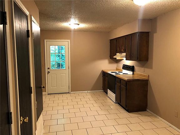 4th image of 605 N Betty Jo Dr #1