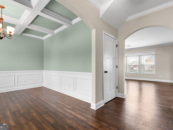 4th image of 411 Avery Ct