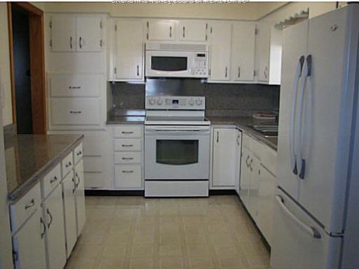 3rd image of 1111 Scenic Dr