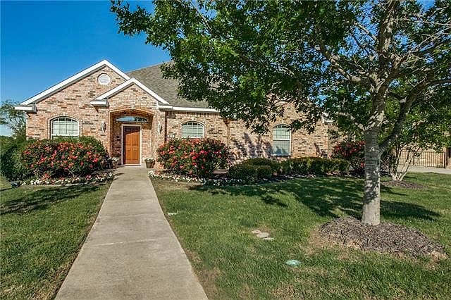 1st image of 439 Golden Pond Dr