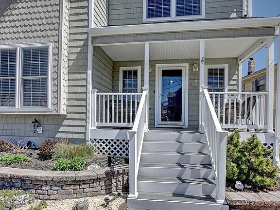4th image of 3332 Windsor Ave