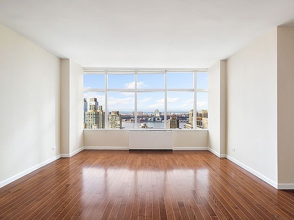 3rd image of 160 W 66th St APT 33A