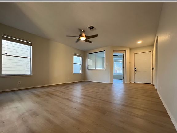 3rd image of 126 Agency Oaks
