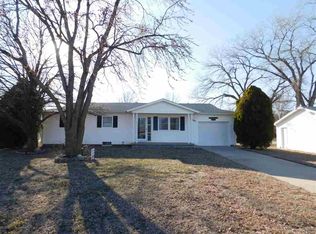 907 Walnut St, Halstead, KS 67056