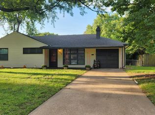 3913 SW Dixie Ct, Topeka, KS 66614