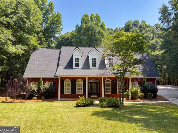 346 Carnation Dr, Social Circle, GA 30025