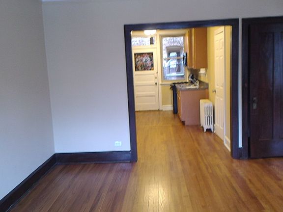 4th image of 504 Beloit Ave APT C1