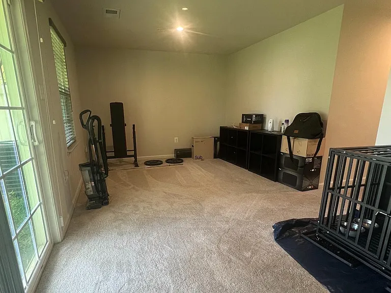 105 Caswell Dr — Photo 44