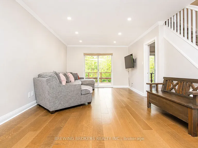 1299 Stavebank Rd — Photo 6