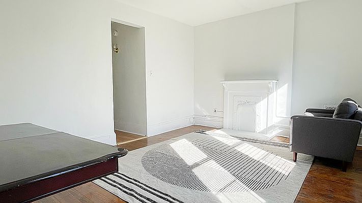 1st image of 4 Washington Ter APT 3