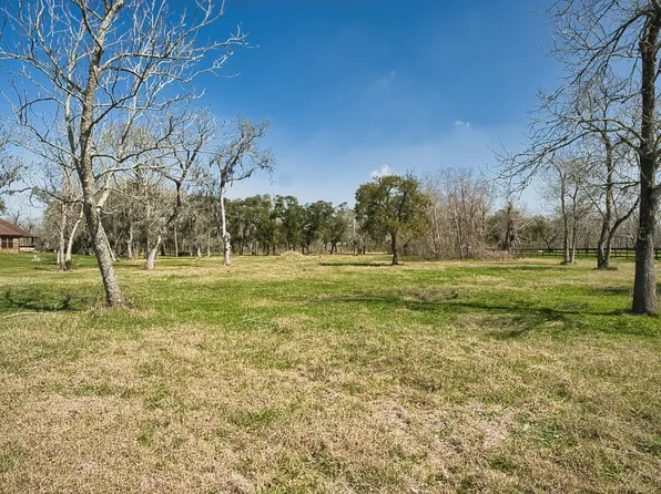 3018 Bayou View Ct, Richwood, TX 77515