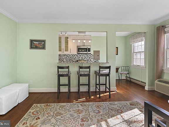 5th image of 715 S Washington St APT A35