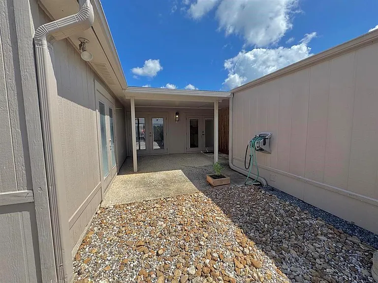 495 Yorktown Ln — Photo 28