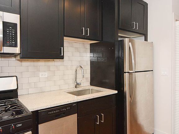 4th image of 2203 W Eastwood Ave Unit G