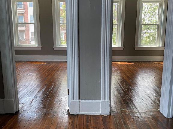4th image of 2828 Vine St #6