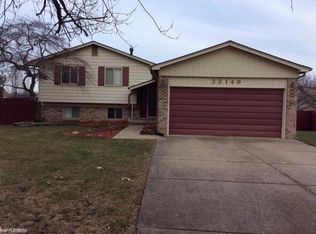 33149 Tall Pine Ct, Chesterfield, MI