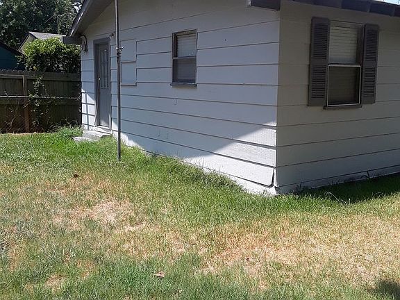 3rd image of 10157 Shoreline Dr