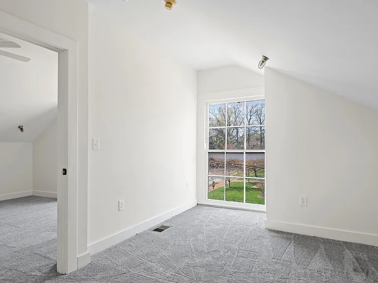 212 W 6th St, Columbia, TN 38401 — Photo 11