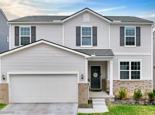 6044 Fieldstone Cir, South Lyon, MI