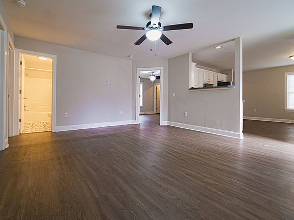 5th image of 807 King Arthur Dr