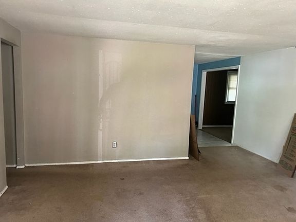 3rd image of 3950 Delmont Dr