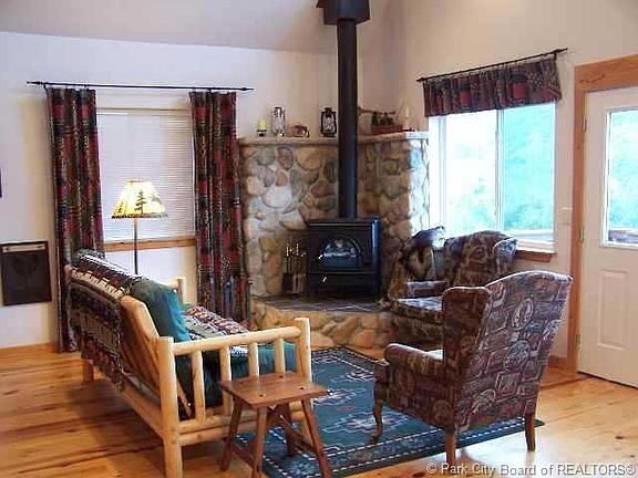 3rd image of 625 E Conifer Dr
