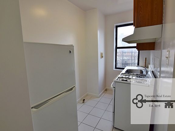 3rd image of 47-27 39th St #B9