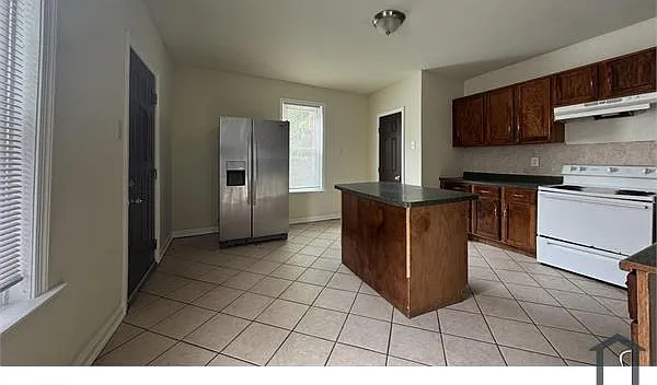 4 bed, 1680 sqft, $2,500 — Photo 1