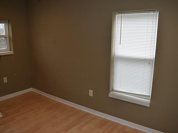 2nd image of 403 W Piankishaw St