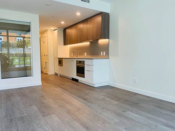 3rd image of 13318 104th Ave