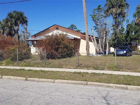 4th image of 42 W Bullard Ave