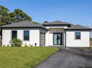 7052 40th St NE, Naples, FL 34120