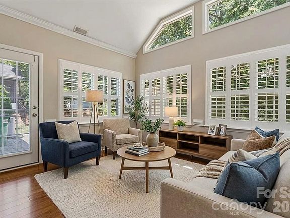 3rd image of 10906 Chamberlain Hall Ct