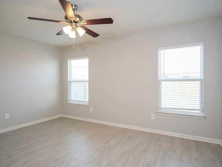 1532 Amy Dr — Photo 8