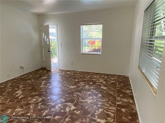 5th image of 1014 NE 4th St #1014