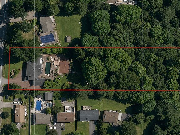 2nd image of 3575 Uplands Dr