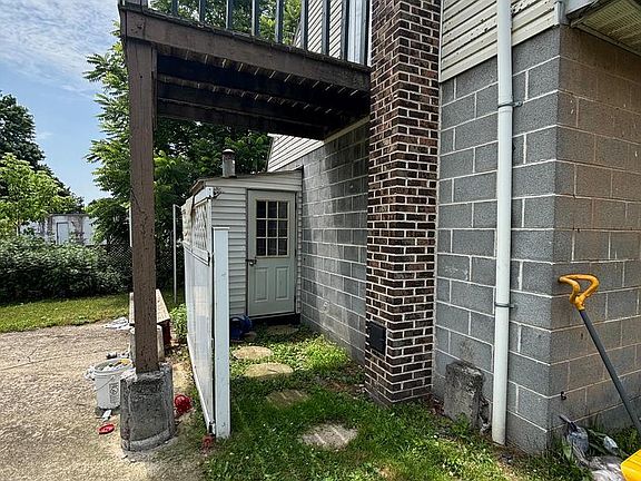 4th image of 298 Tremont Rd