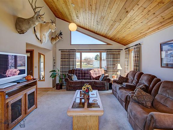 4th image of 107 Spruce Ln
