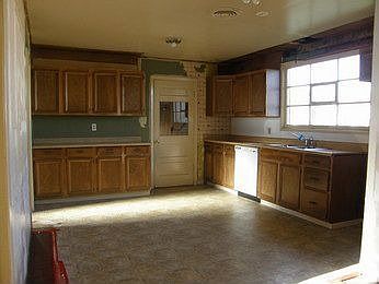 3rd image of 1000 W Wishkah St
