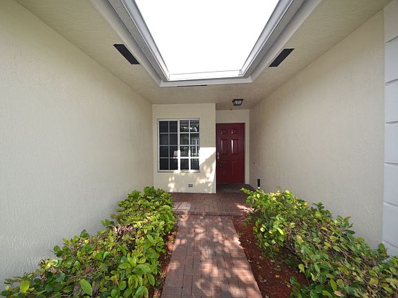 2nd image of 205 NW 17th Ave