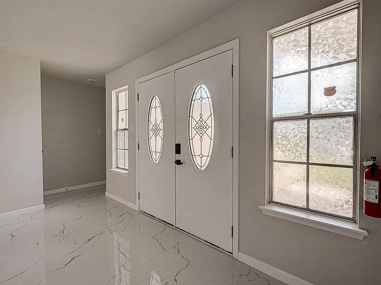 12055 Fairpoint Dr — Photo 7