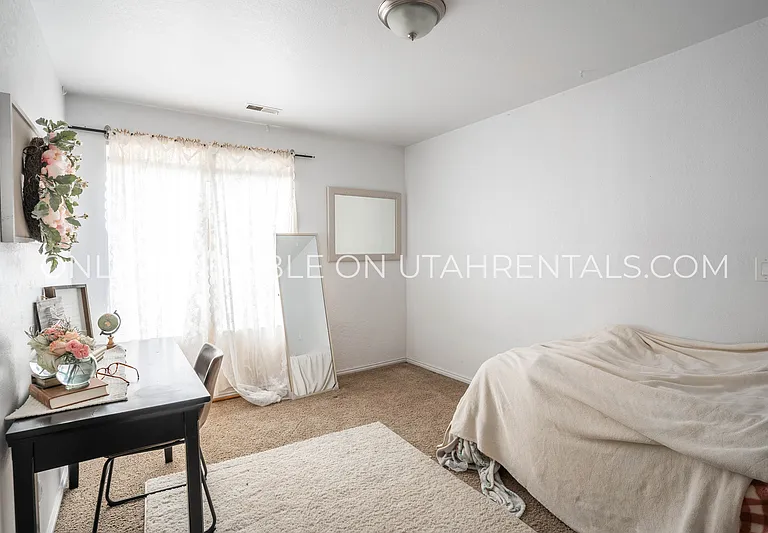 761 E 820 N #212 — Photo 8