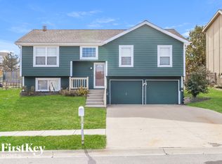 1877 Gates Dr W, Platte City, MO 64079