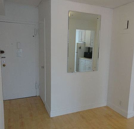 4th image of 3365 14th St APT 4D