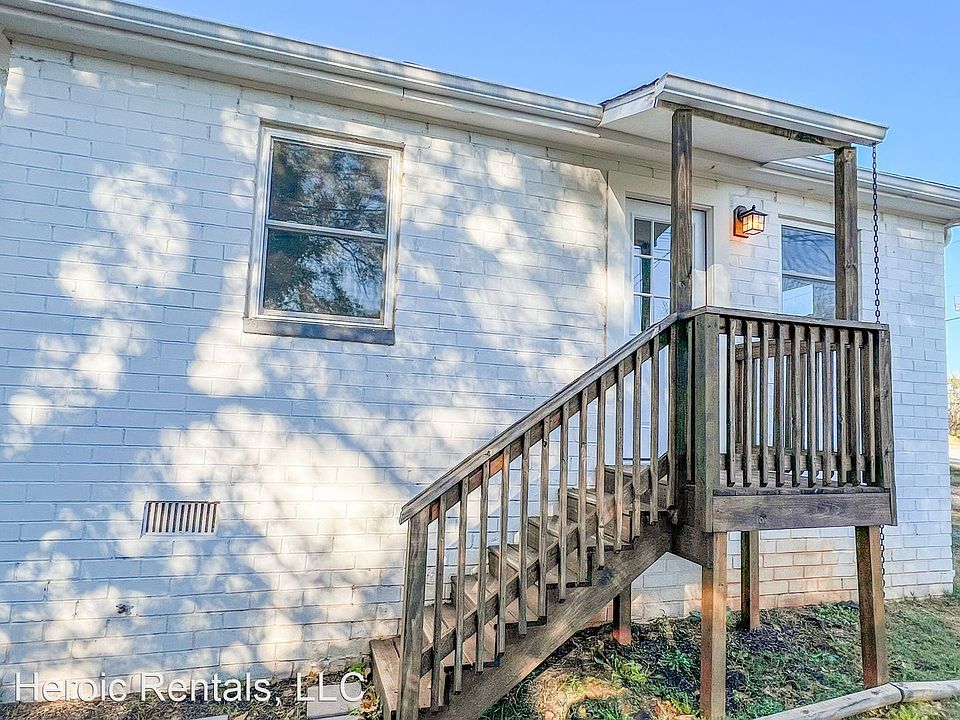 Quaint Community on Cedar Lane Road and Close to Downtown 401 Cedar