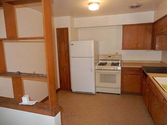 4th image of 3128 W Fardale Ave #8