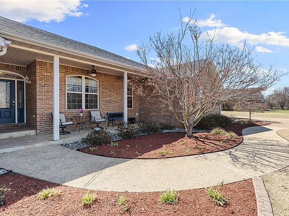 5th image of 2406 Marylane Dr