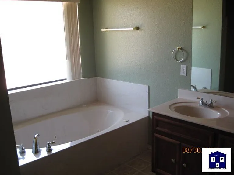 5510 Shawn Dr — Photo 32