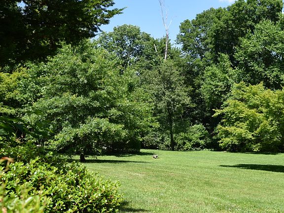 4th image of 857 Old Kensico Rd